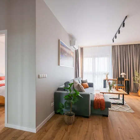 Lew Invest Obok Rynku Glownego 255, Parking W Cenie Krakow