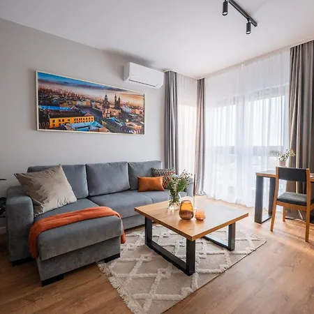 Lew Invest Obok Rynku Glownego 255, Parking W Cenie